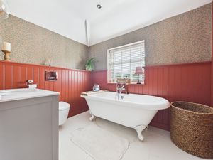 Bathroom - click for photo gallery